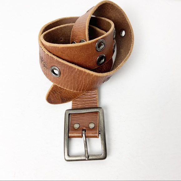 American Eagle Outfitters Accessories - AMERICAN EAGLE Distressed Leather Belt metal ring